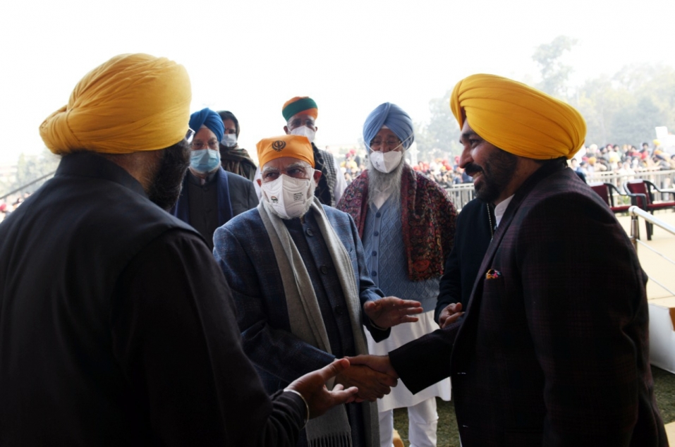 मेजर ध्यान चंद स्टेडियम, नई दिल्ली में आयोजित समारोह में छोटे साहिबज़ादों को श्रद्धाँजलि भेंट की  